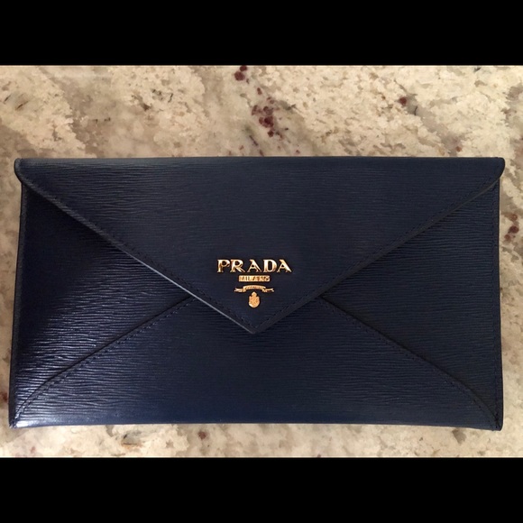 Prada leather (non-reptile) envelope clutch - Picture 2 of 5